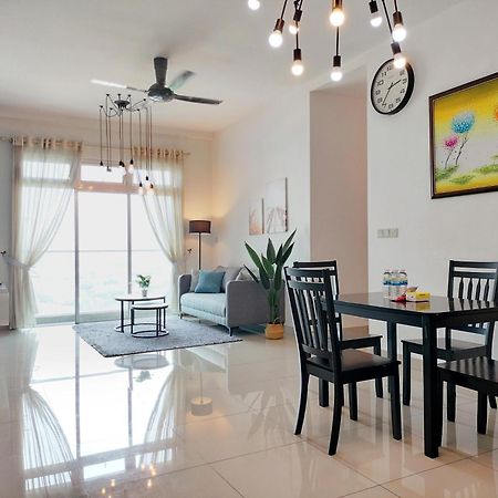 Delight Homestay Twin Galaxy Johor Bahru Extérieur photo